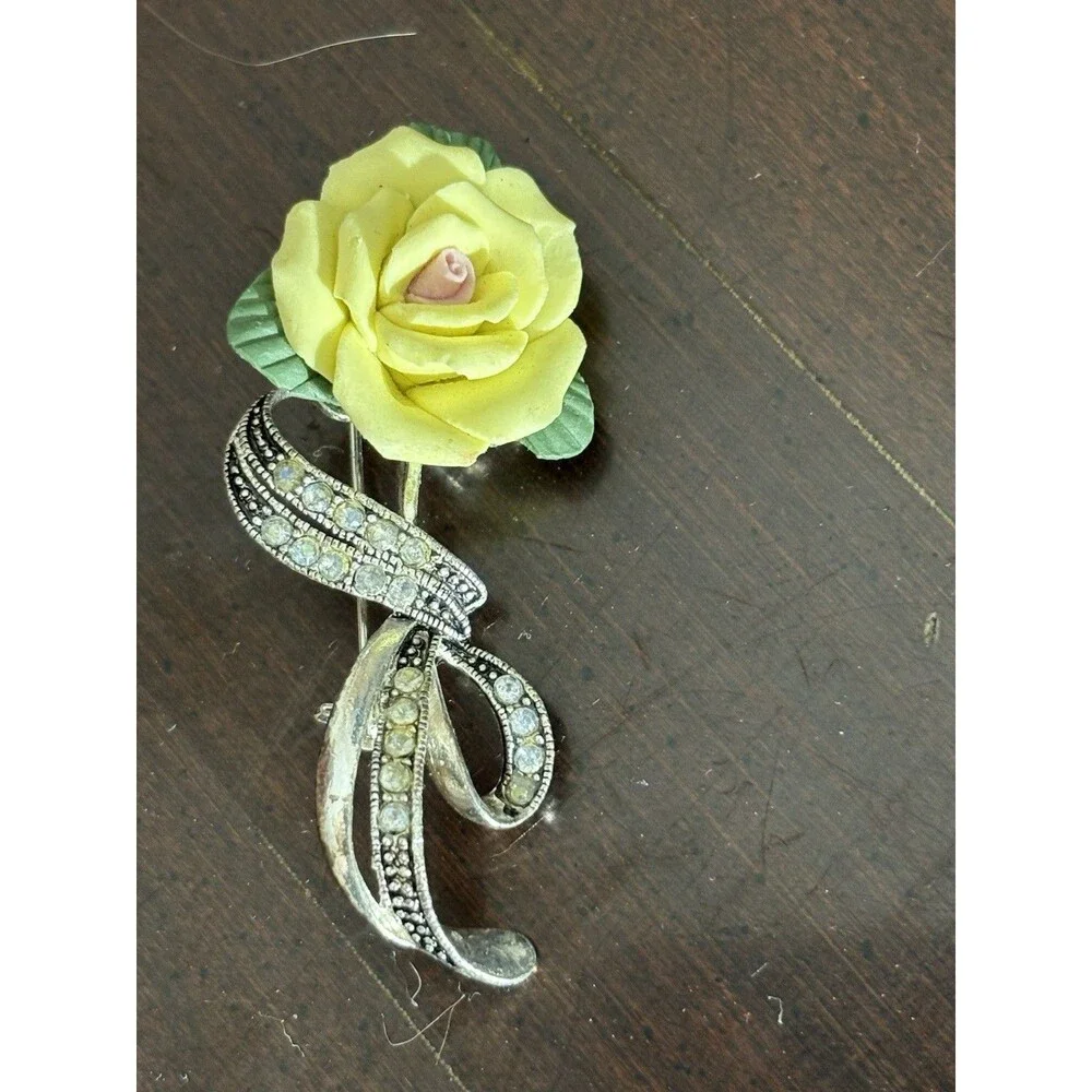 Vintage AVON Porcelain Sweet Yellow Rose Silver Tone & Rhinestone Brooch Pin - Picture 1 of 9